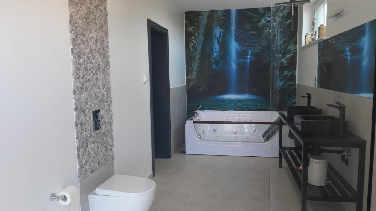 Robson Beach I Sauna, Jacuzzi 미에드지보드지 외부 사진