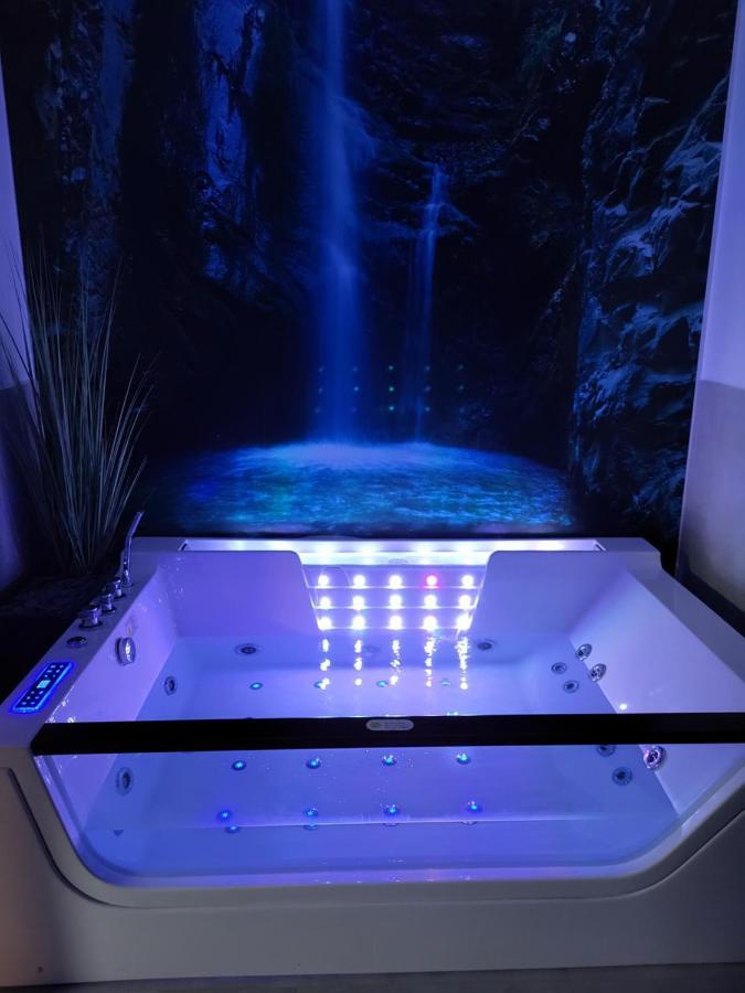 Robson Beach I Sauna, Jacuzzi 미에드지보드지 외부 사진